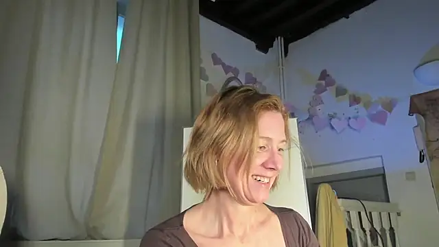 Snapshot of Lola_Belgium chatting on 03-10-25, 05:29 Lola Belgium online show from 03-10-25, 05:29