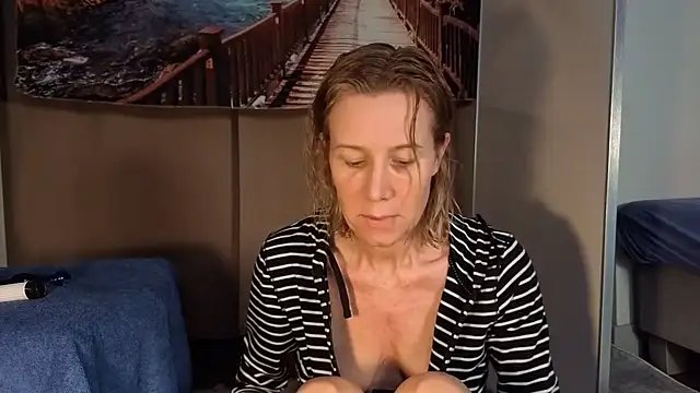Lola Belgium online show from 06-16-26, 06:35