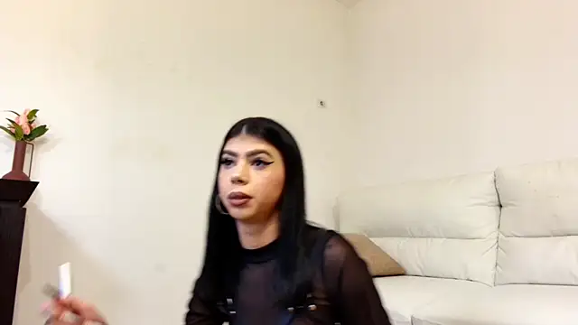 Snapshot of Sierra_Halle chatting on 10-14-25, 08:09 Sierra Halle online show from 10-14-25, 08:09