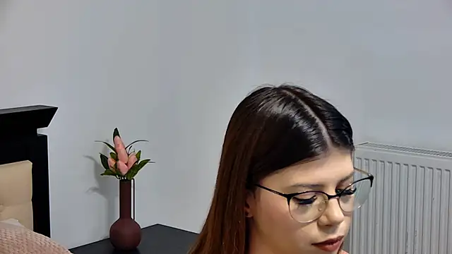 Snapshot of Sierra_Halle chatting on 03-16-25, 08:54 Sierra Halle online show from 03-16-25, 08:54