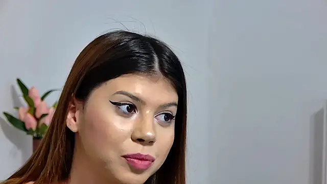 Snapshot of Sierra_Halle chatting on 03-20-25, 02:40 Sierra Halle online show from 03-20-25, 02:40