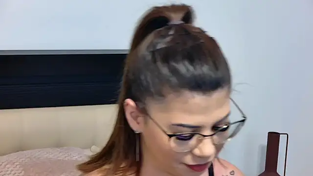 Snapshot of Sierra_Halle chatting on 02-17-25, 12:22 Sierra Halle online show from 02-17-25, 12:22