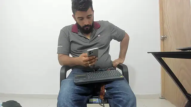 isearchcompany online show from 11-19-25, 01:44