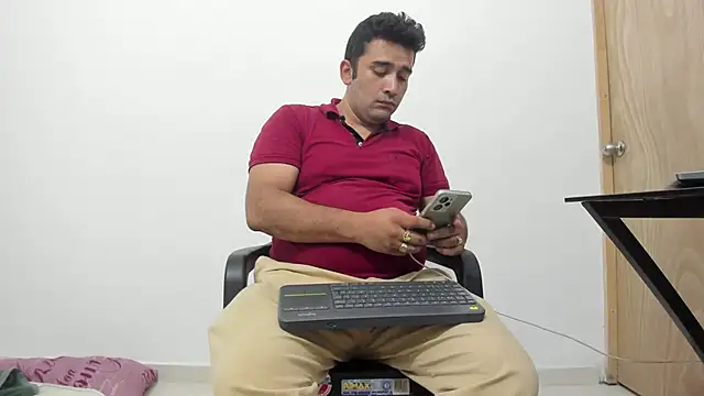 isearchcompany online show from 11-27-25, 04:02