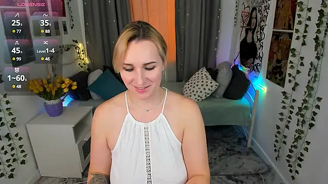 Snapshot of Karinella_x chatting on 03-09-25, 09:46 Karinella x online show from 03-09-25, 09:46