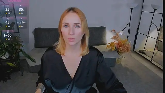 Snapshot of Karinella_x chatting on 11-15-25, 09:41 Karinella x online show from 11-15-25, 09:41