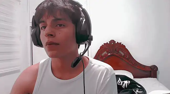 Snapshot of ZHALEM chatting on 02-20-25, 04:28 ZHALEM online show from 02-20-25, 04:28