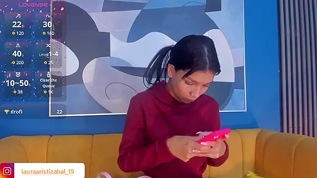 LauraAristizabal online show from 03-06-25, 01:35