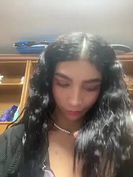Snapshot of LauraAristizabal chatting on 05-01-26, 11:26 LauraAristizabal online show from 05-01-26, 11:26
