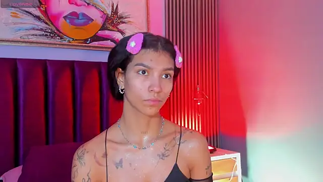 LauraAristizabal online show from 11-30-25, 12:39