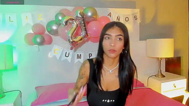 LauraAristizabal online show from 06-24-26, 12:15