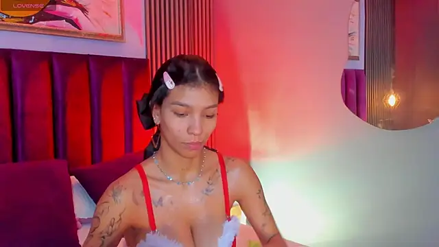 LauraAristizabal online show from 12-02-25, 12:40