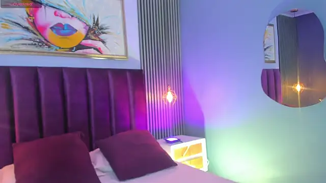 LauraAristizabal online show from 10-30-25, 12:36