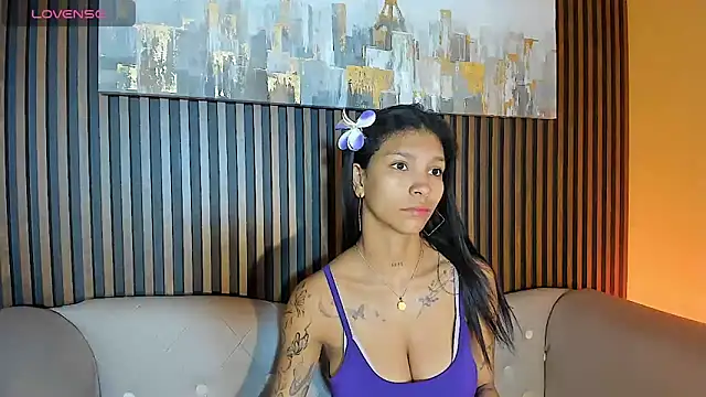LauraAristizabal online show from 09-30-25, 12:22