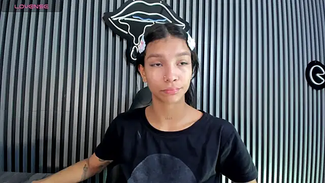 LauraAristizabal online show from 02-26-25, 12:49