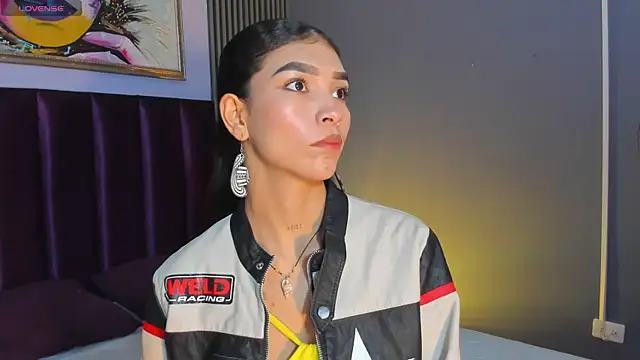 LauraAristizabal online show from 06-17-26, 12:04