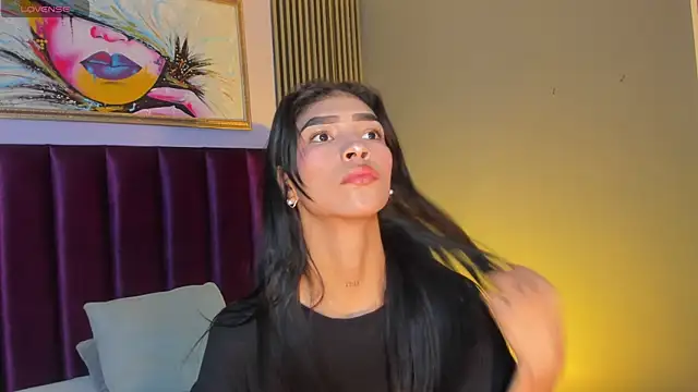 Snapshot of LauraAristizabal chatting on 05-29-26, 12:00 LauraAristizabal online show from 05-29-26, 12:00