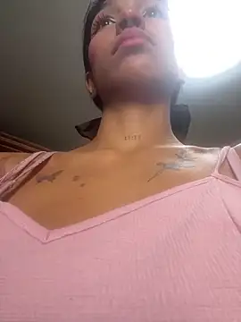 LauraAristizabal online show from 04-01-26, 12:50