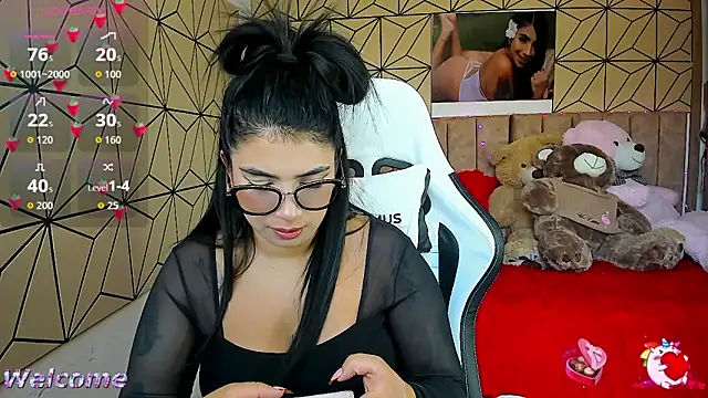 Snapshot of vane_lopez_ chatting on 09-23-25, 06:04 vane lopez online show from 09-23-25, 06:04