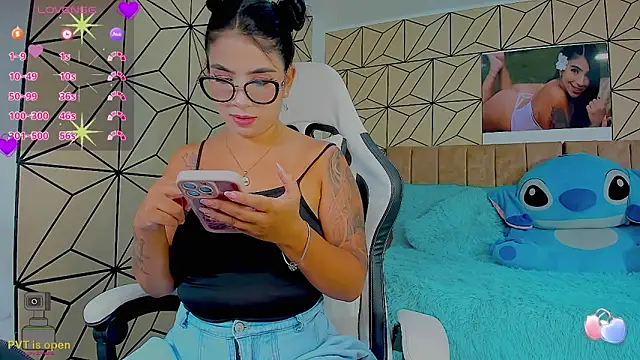 Snapshot of vane_lopez_ chatting on 03-02-26, 07:43 vane lopez online show from 03-02-26, 07:43