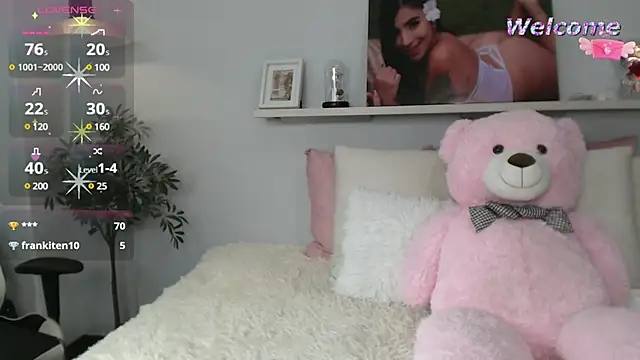 Snapshot of vane_lopez_ chatting on 03-20-25, 12:19 vane lopez online show from 03-20-25, 12:19