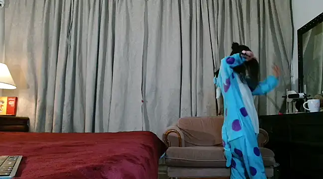 Snapshot of MINI_Petite chatting on 01-31-25, 04:47 MINI Petite online show from 01-31-25, 04:47