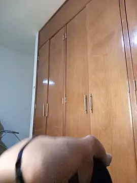 Snapshot of MINI_Petite chatting on 06-16-26, 04:51 MINI Petite online show from 06-16-26, 04:51