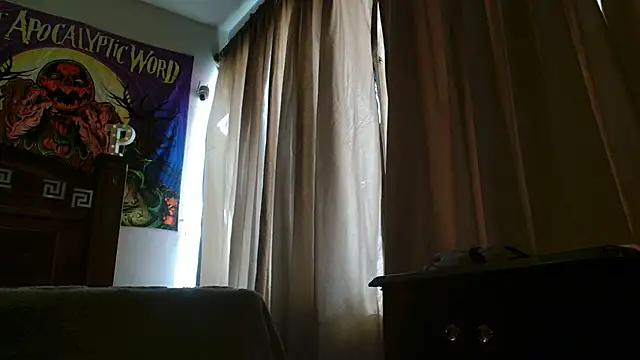 Snapshot of MINI_Petite chatting on 09-10-25, 04:17 MINI Petite online show from 09-10-25, 04:17