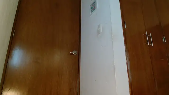 MINI Petite online show from 04-16-26, 05:25