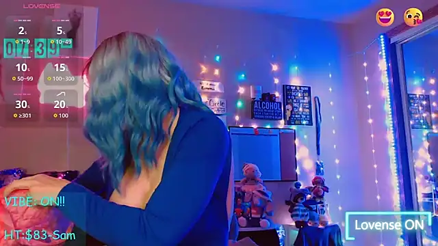 EmmaIsHere online show from 11-22-25, 02:38