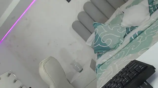 Snapshot of X6uldv8xdollxxx chatting on 01-15-25, 12:51 X6uldv8xdollxxx online show from 01-15-25, 12:51