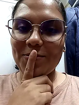 Snapshot of kittylu__ chatting on 04-20-26, 08:43 kittylu online show from 04-20-26, 08:43