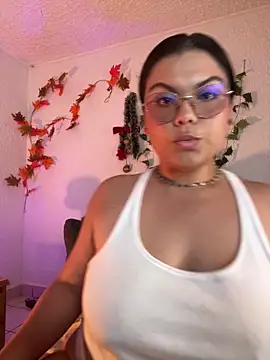 Snapshot of kittylu__ chatting on 05-11-26, 02:57 kittylu online show from 05-11-26, 02:57