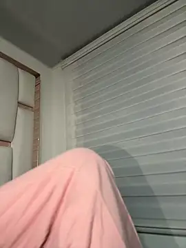 Snapshot of perla_kem_ chatting on 02-15-26, 12:55 perla kem online show from 02-15-26, 12:55