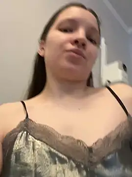 Snapshot of MelaniGrand chatting on 02-13-26, 07:30 MelaniGrand online show from 02-13-26, 07:30