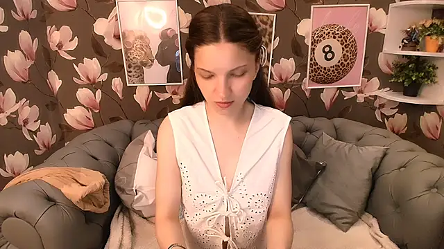 Snapshot of MelaniGrand chatting on 07-03-26, 08:32 MelaniGrand online show from 07-03-26, 08:32