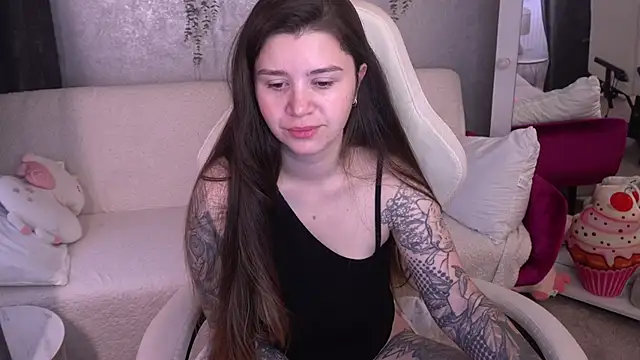 AmellyMilly online show from 10-22-25, 05:40