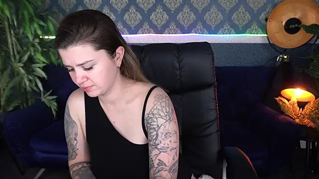 AmellyMilly online show from 11-30-25, 08:09