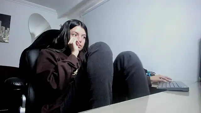 Meghan320 online show from 10-28-25, 11:31