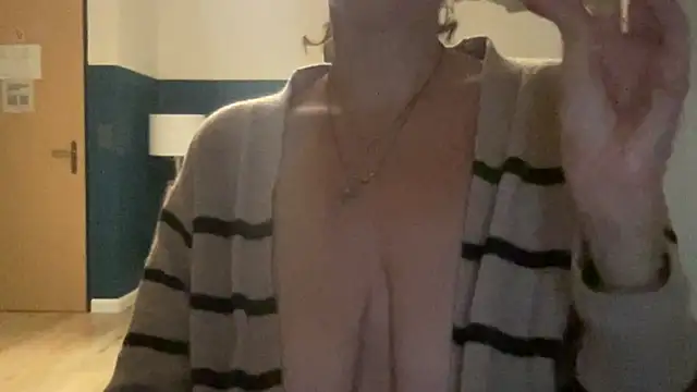 Snapshot of Sexy-Mel chatting on 02-21-26, 11:40 Sexy-Mel online show from 02-21-26, 11:40