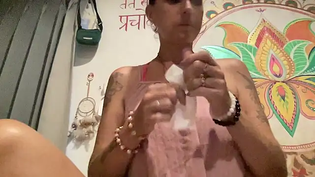 Snapshot of Sexy-Mel chatting on 01-11-26, 11:06 Sexy-Mel online show from 01-11-26, 11:06