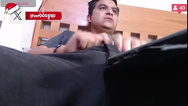 Snapshot of thor000089 chatting on 01-06-25, 03:19 thor000089 online show from 01-06-25, 03:19