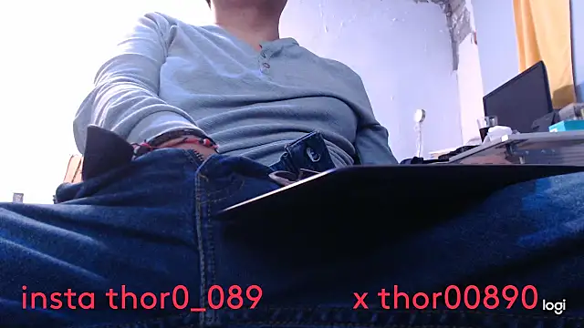 Snapshot of thor000089 chatting on 09-30-25, 03:23 thor000089 online show from 09-30-25, 03:23