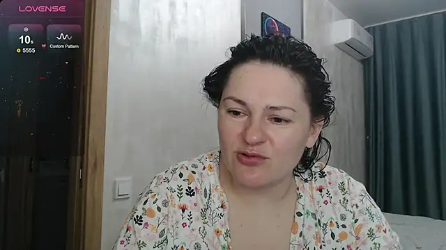 Stacy Davice online show from 09-29-25, 05:51