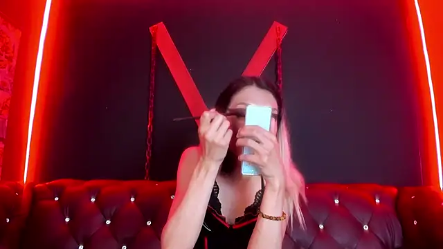 Victoria Badgal  online show from 11-21-25, 08:52