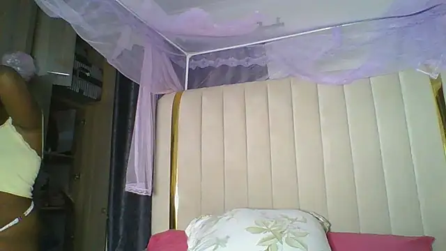 Snapshot of CuteJ chatting on 08-03-26, 01:06 CuteJ online show from 08-03-26, 01:06