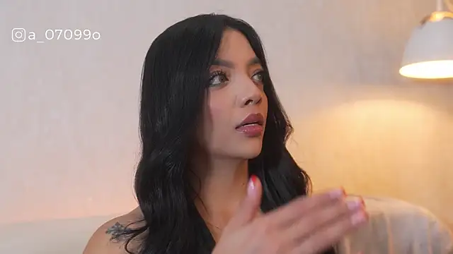 sarah hiill online show from 12-15-25, 10:04