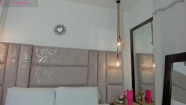 Snapshot of CeliWoods chatting on 07-15-26, 11:28 CeliWoods online show from 07-15-26, 11:28