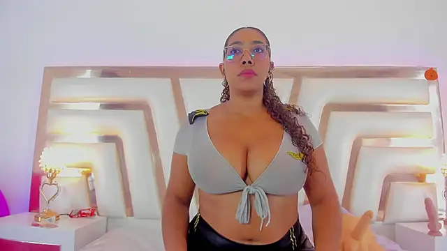 Aisharhodes00 online show from 11-04-25, 08:45