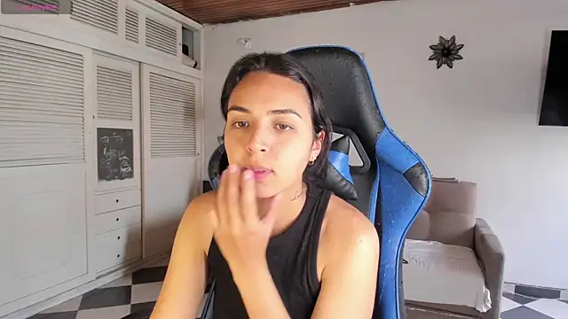 Miss Nicole online show from 01-16-25, 08:03